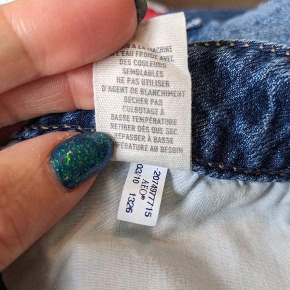 AMERICAN EAGLE Distressed Denim Mini Skirt - Picture 10 of 11